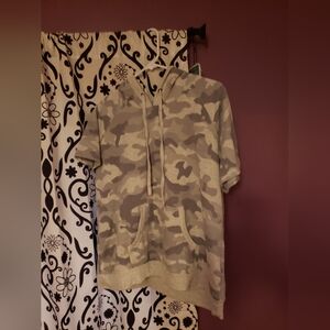 Short sleeve camo hoodie